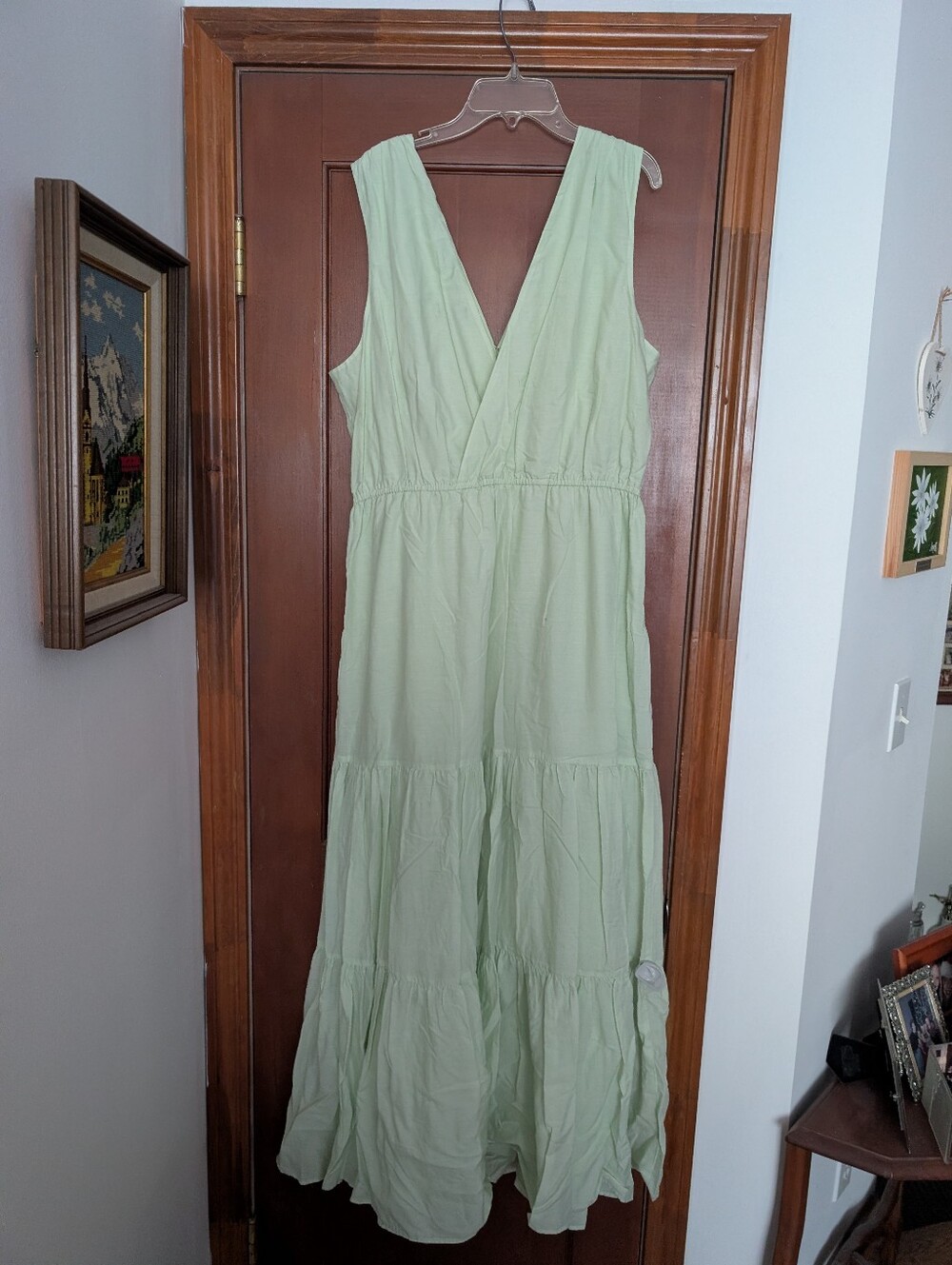 NWT Banana Republic Sleeveless V-Neck Tiered Maxi Dress in Light Green
